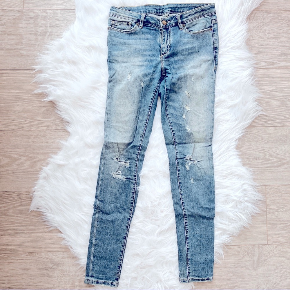 CHIP 87 Destroyed/Ripped Jeans
